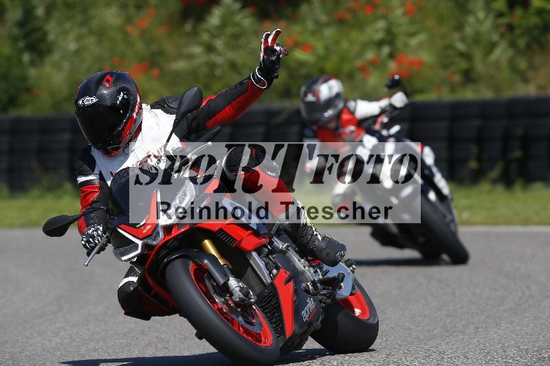 /Archiv-2024/29 12.06.2024 MOTO.CH Track Day ADR/Gruppe blau/Team